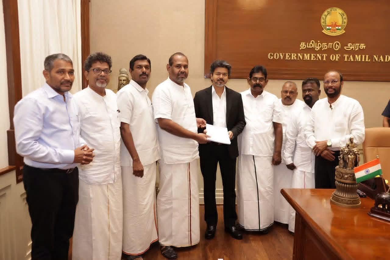 கஜேந்திரகுமார் பொன்னம்பலம் தலைமையிலான குழுவினர் தமிழ்நாடு முதலமைச்சர் விஜய்யை சந்தித்தனர்