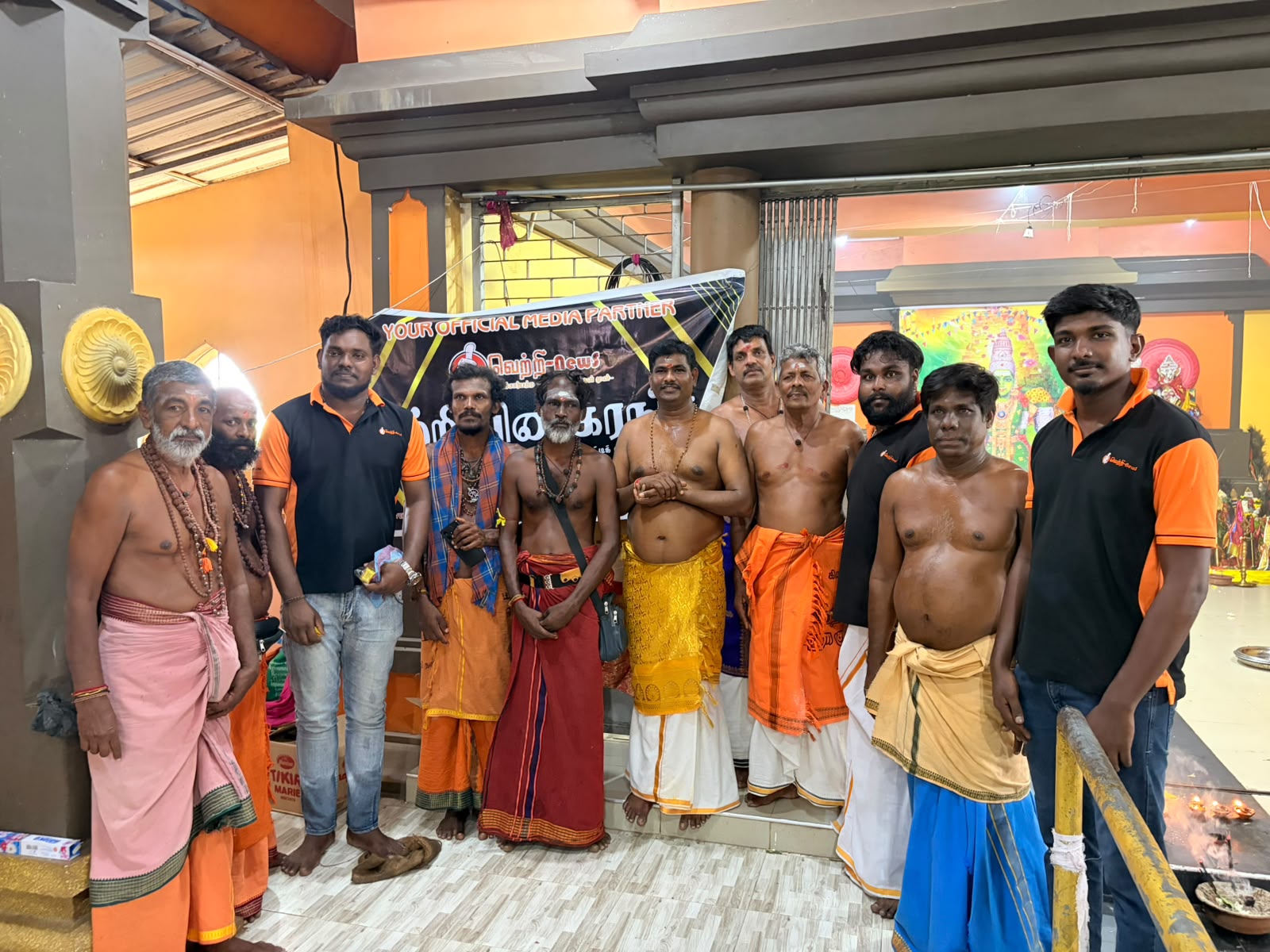 பாதயாத்திரிகர்களுக்கு வெற்றியின் கரங்கள் உணவுப் பொதிகள் வழங்கிவைப்பு!